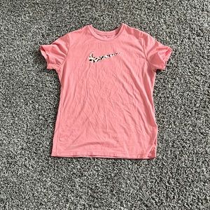 Girls Nike tee